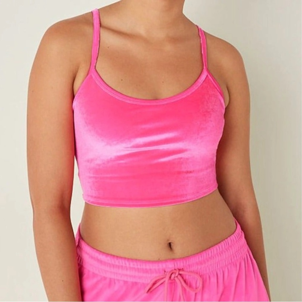 PINK active hot pink velvet sports bra. Size XL. Never worn.